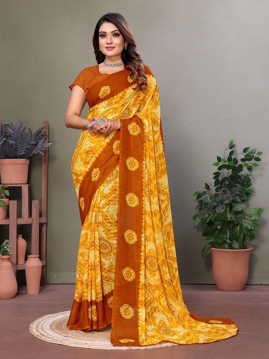 

Moda Rapido Ethnic Motifs Poly Georgette Saree, Yellow