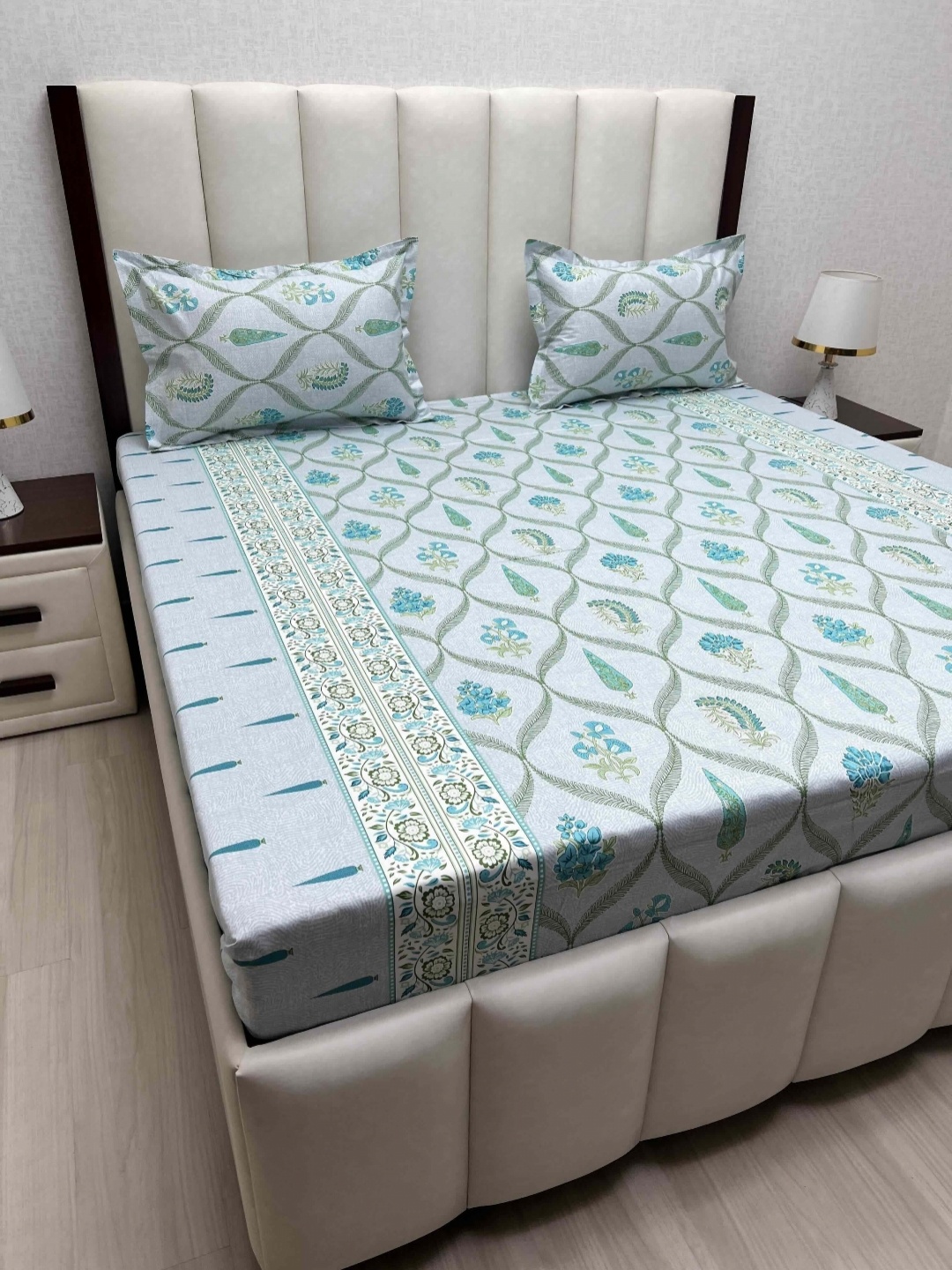

Pure Decor Royal Passion White 300 TC Pure Cotton Queen Bedsheet Set 2.28 m x 2.54 m