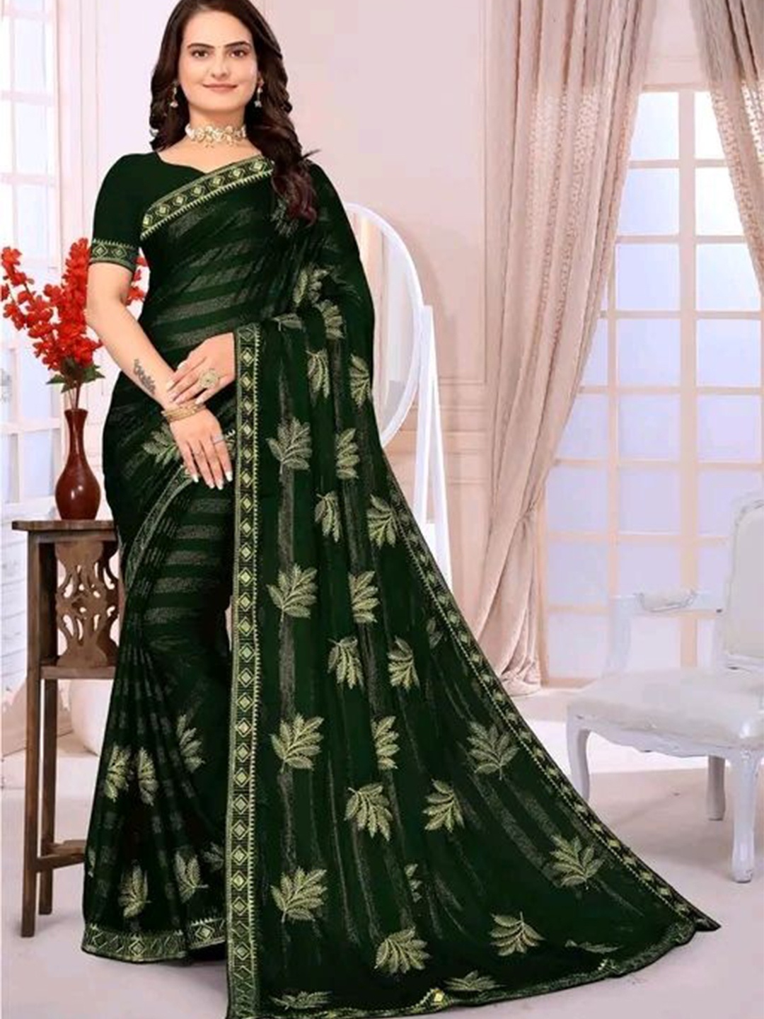 

KHRITI FAB Floral Printed Saree, Green