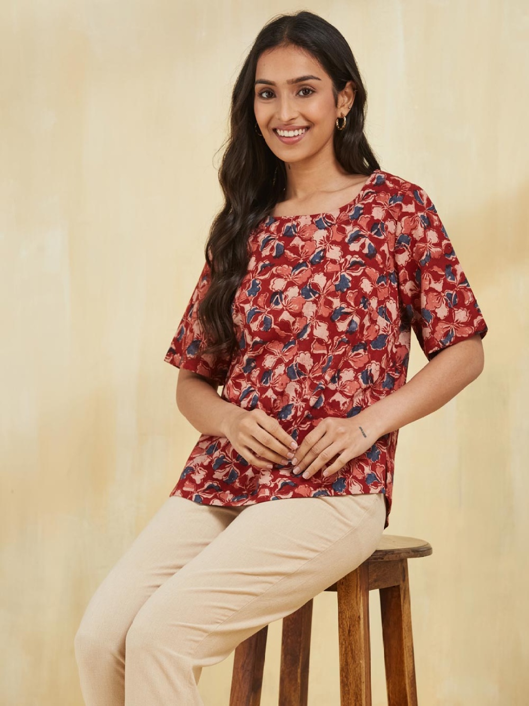 

Fabindia Women Floral Printed Cotton Top, Red