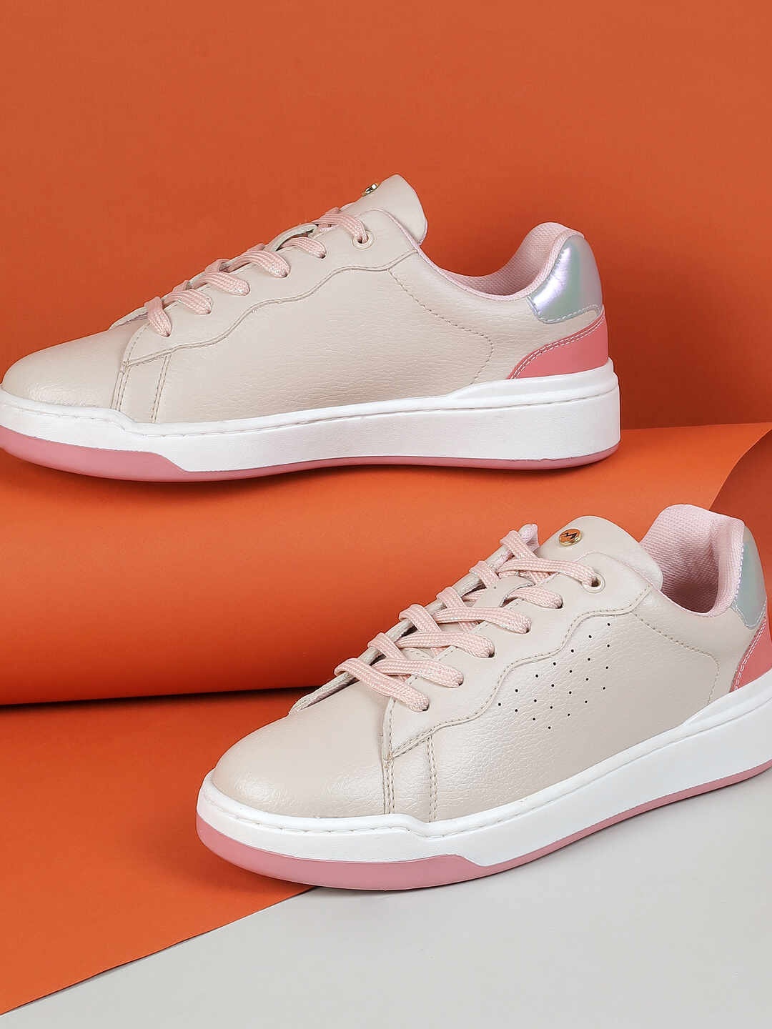 

Metro Women Lace-Ups Sneakers, Peach