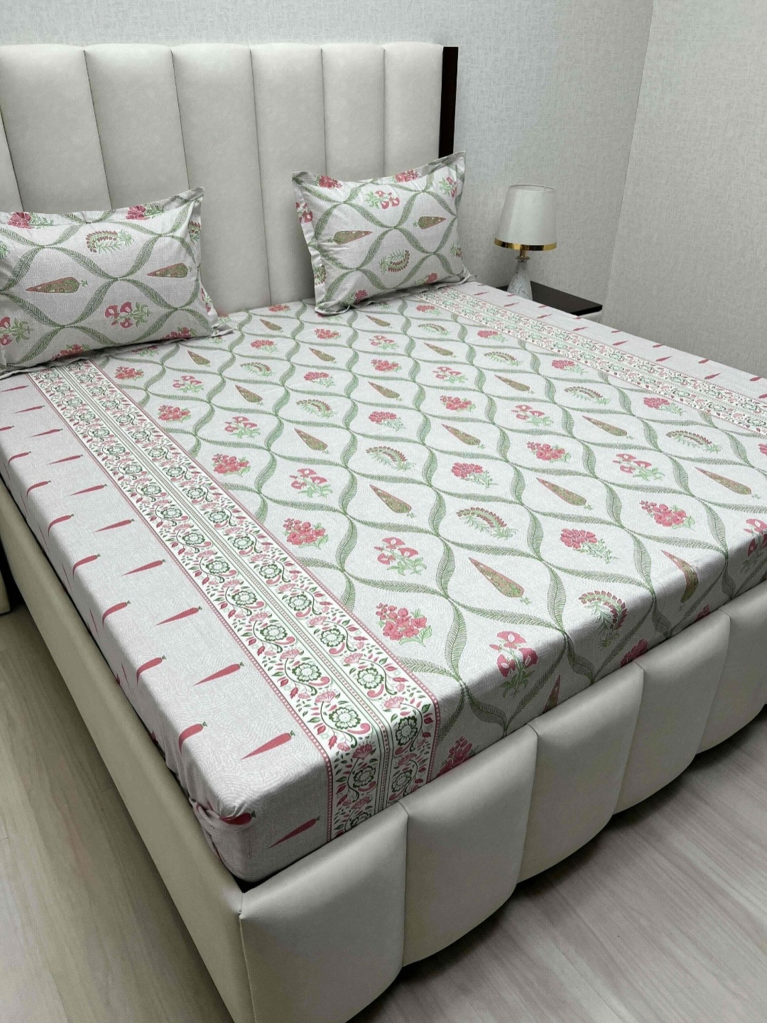 

Pure Decor Royal Passion White Printed 330 TC Pure Cotton Queen Bedsheet Set 2.28m x 2.54m