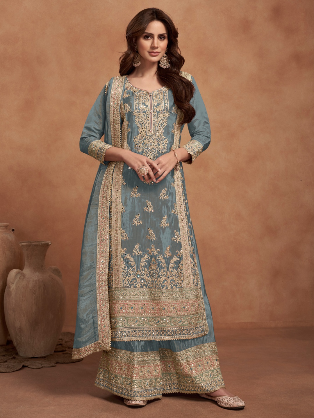 

SURATSUIT Women Floral Embroidered Regular Kurta with Patiala & With Dupatta, Grey