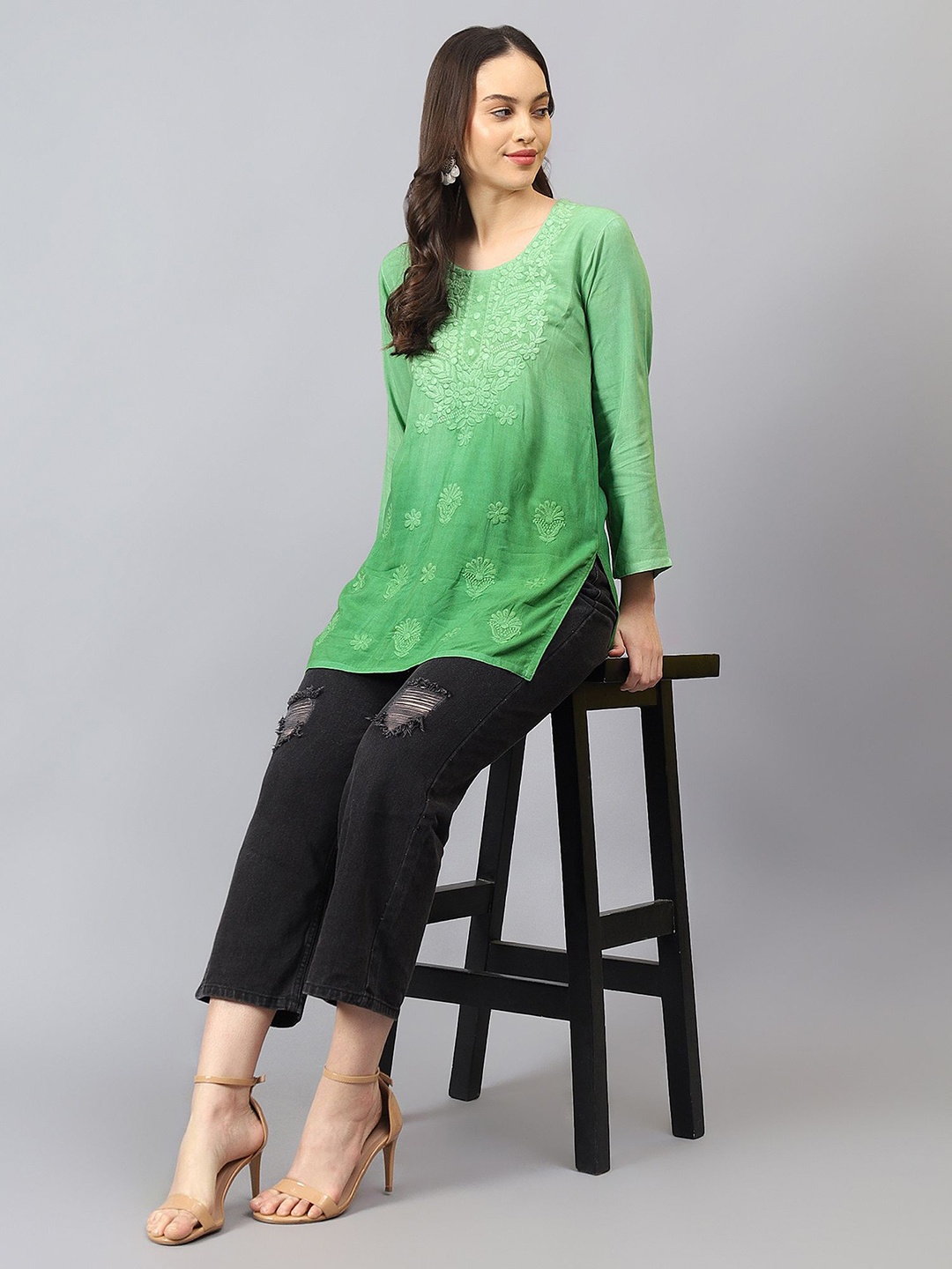 

NAZAQAT ETHNIC INDIA Women Ombre Embroidered Chikankari Straight Kurti, Green
