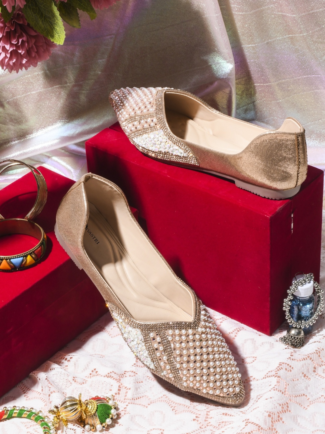

DIVASTRI Women Ethnic Open Toe Flats with Buckles, Rose gold