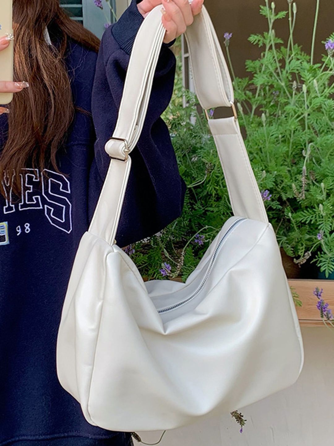 

StyleCast Women Solid Crossbody Shoulder Bag, White