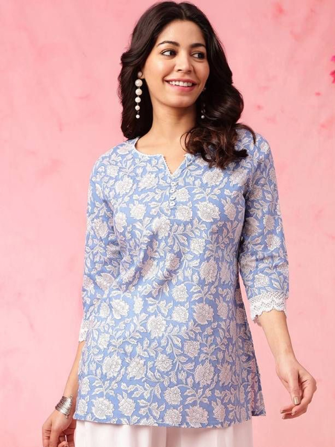 

Subh LAXMI Floral Printed Notch Neck Pure Cotton Straight Short Kurta, Blue