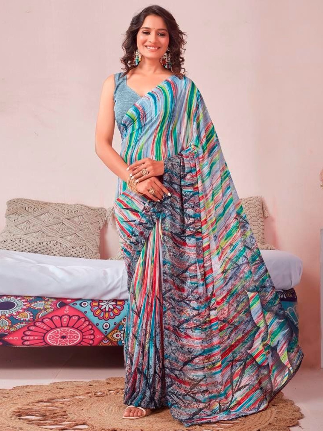 

HERE&NOW Poly Georgette Saree, Grey