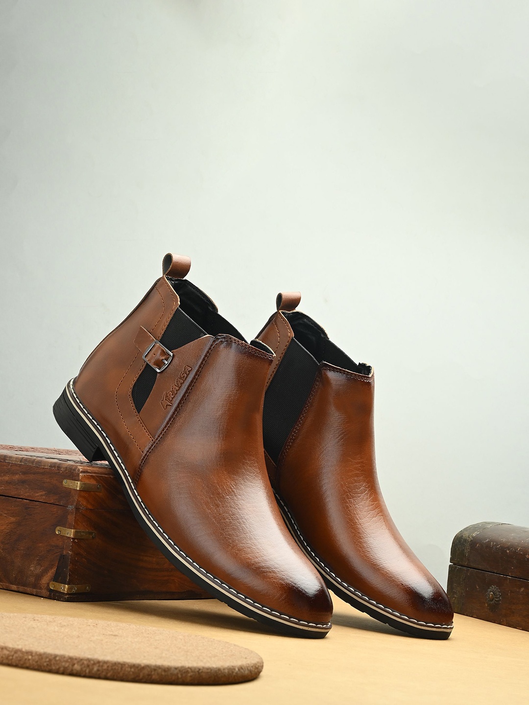 

KRAASA Men Round Toe Chelsea Boots, Tan