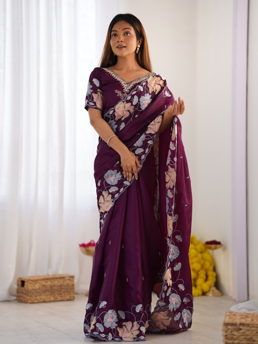 

ODETTE Ethnic Motifs Embroidered Tissue Saree, Purple