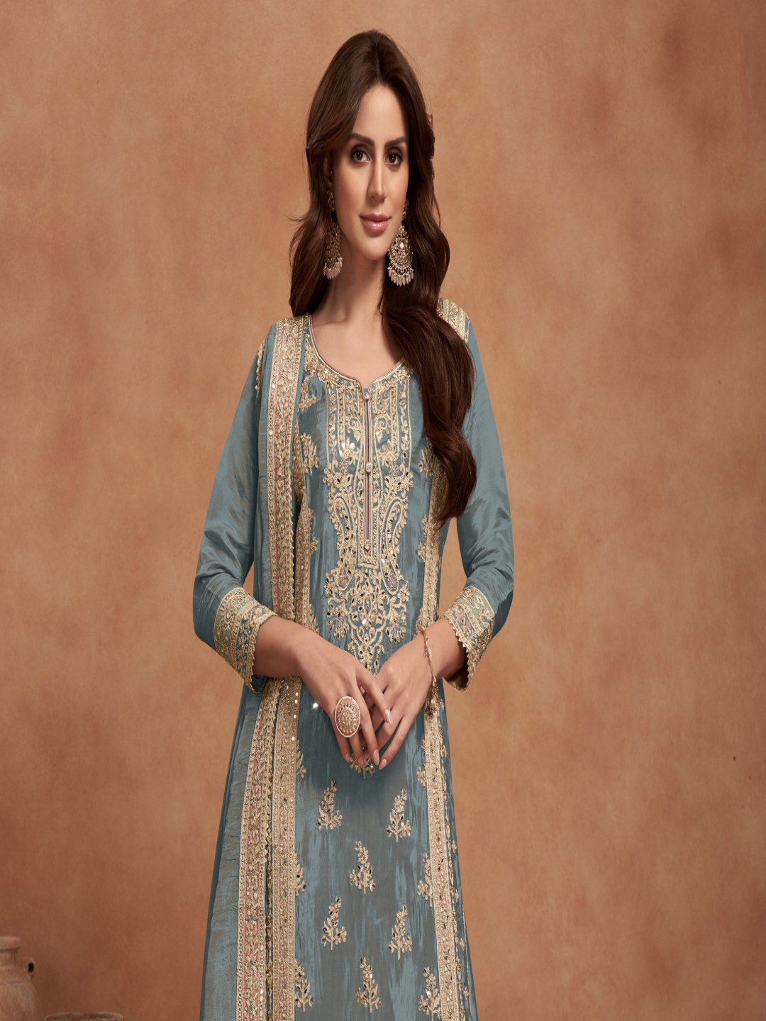 

SURATSUIT Women Floral Printed Regular Kurta with Palazzos & With Dupatta, Grey