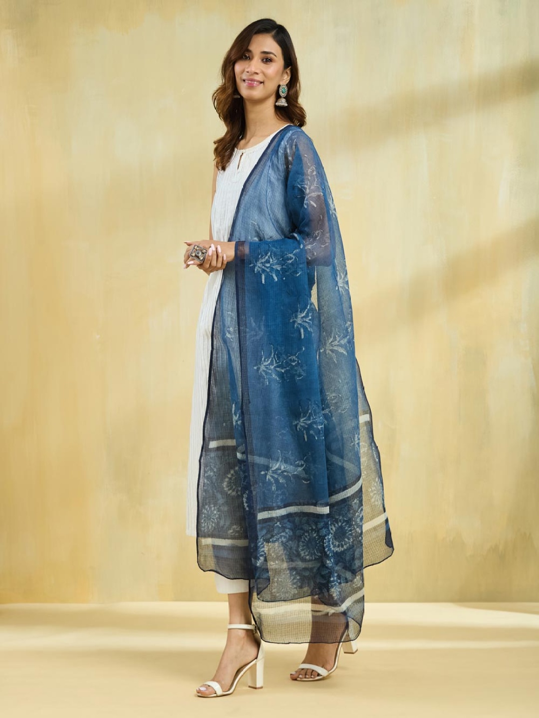

Fabindia Floral Printed Cotton Silk Dupatta, Blue