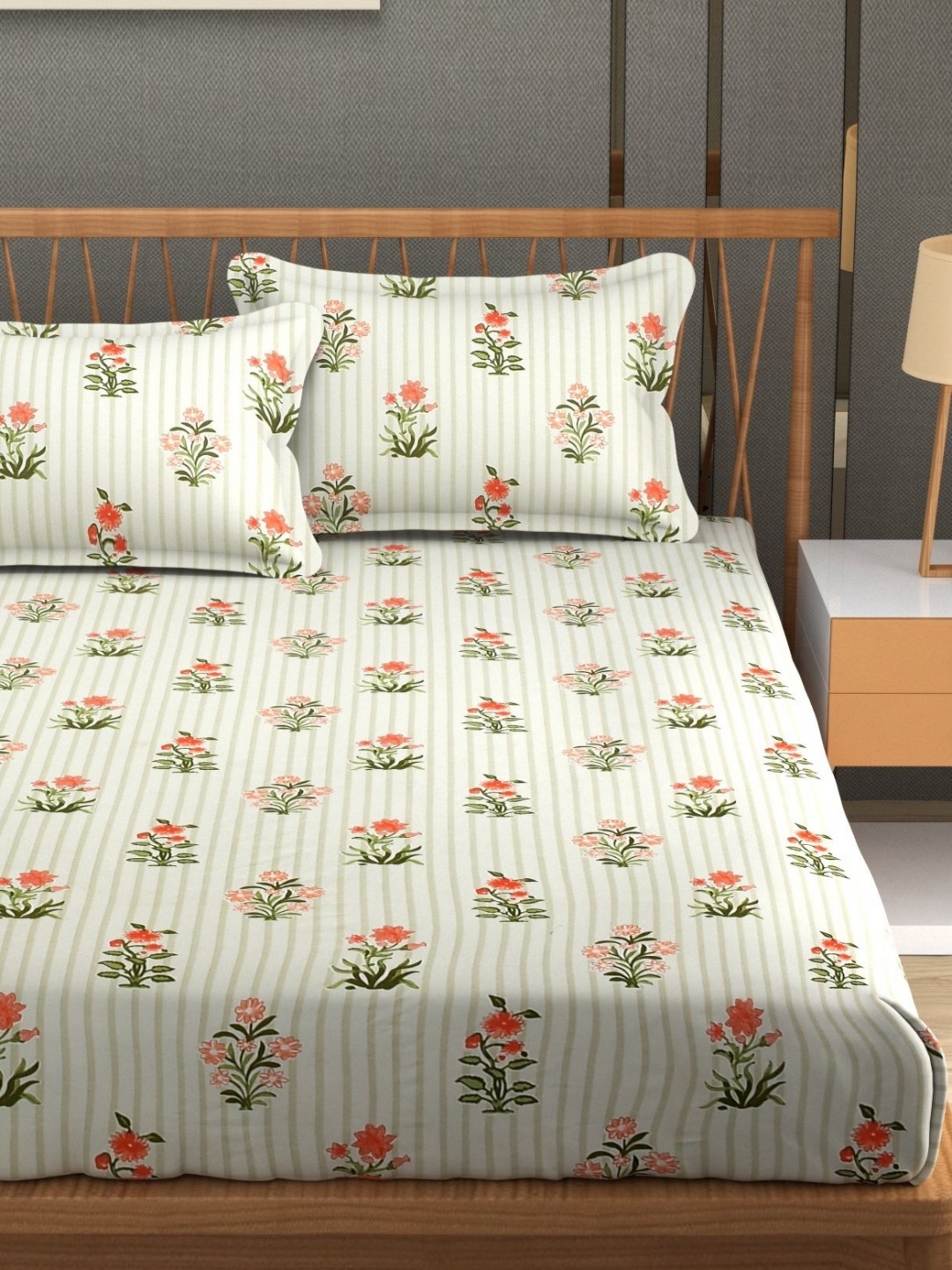 

MAFATLAL White & Green Floral 160 TC Queen Bedsheet with 2 Pillow Covers