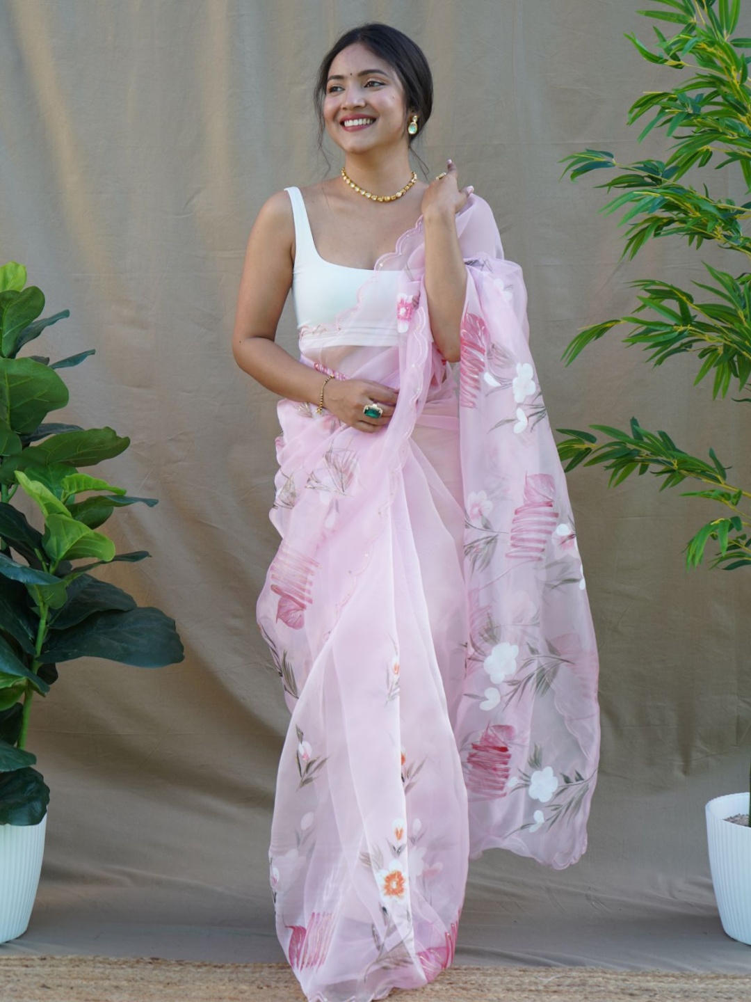 

ODETTE Floral Sequinned Organza Saree, Pink