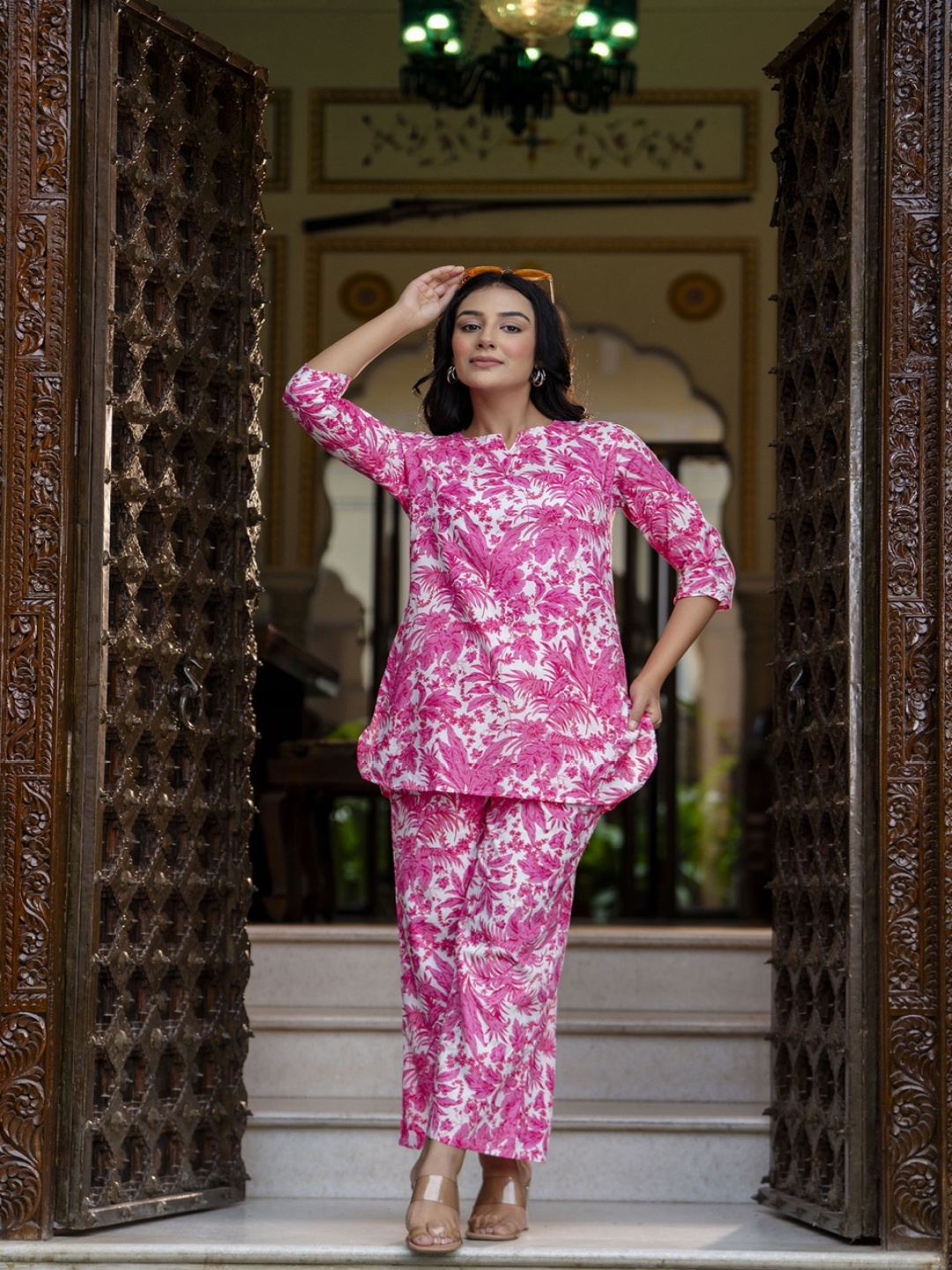 

Demirner Floral Printed Notch Neck Straight Kurta With Palazzos, Pink