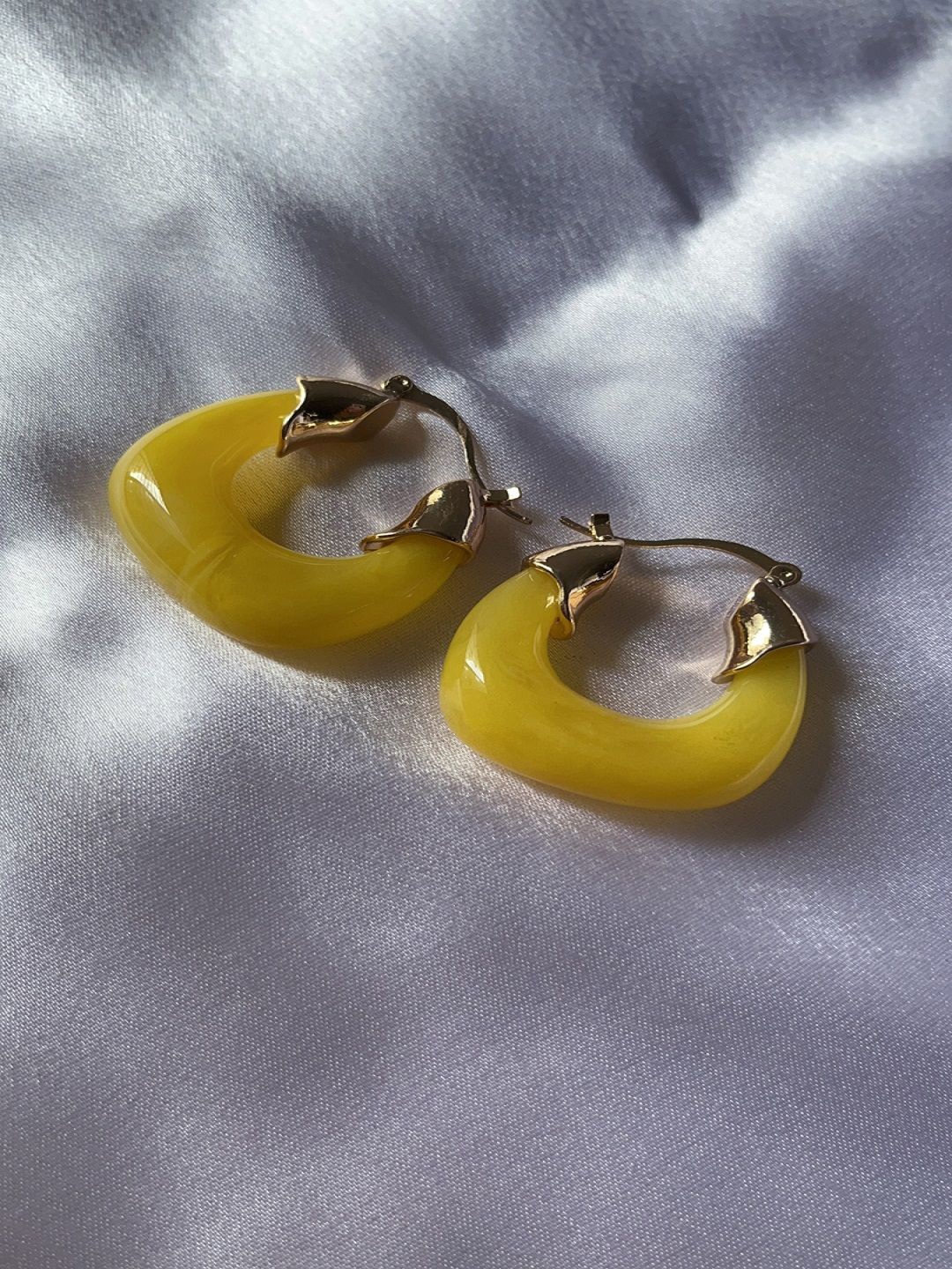 

Just Lil Things Contemporary Hoops, Yellow