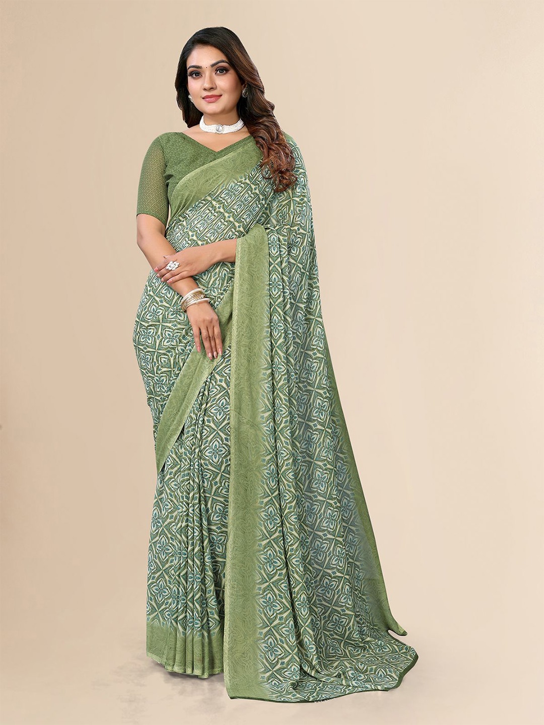 

Moda Rapido Floral Printed Saree, Green