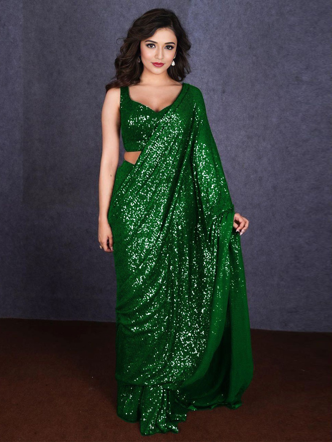 

ANJANI TEXTILE Embellished Sequinned Poly Georgette Saree, Green