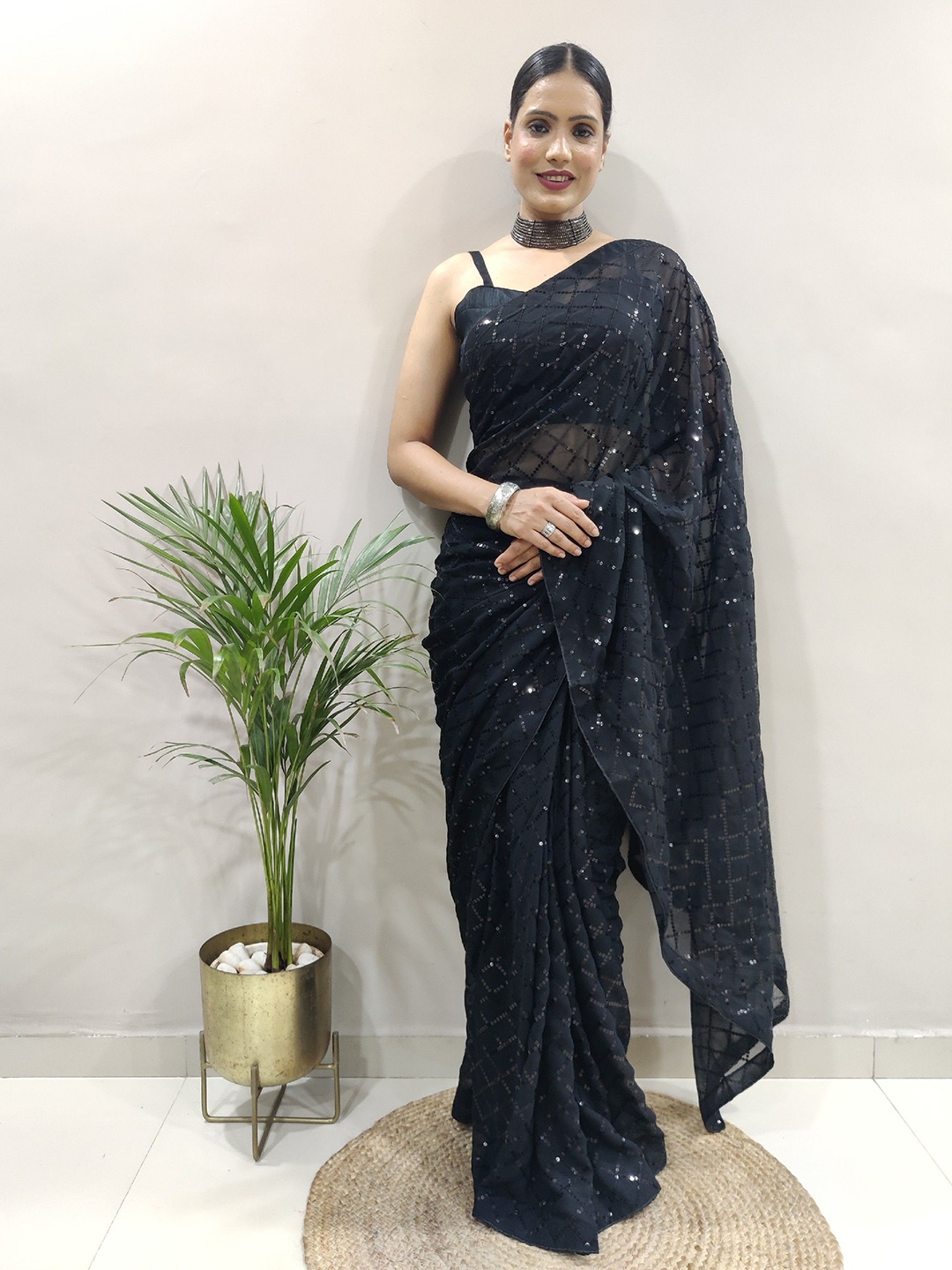 

Moda Rapido Embellished Sequinned Pure Georgette Saree, Black