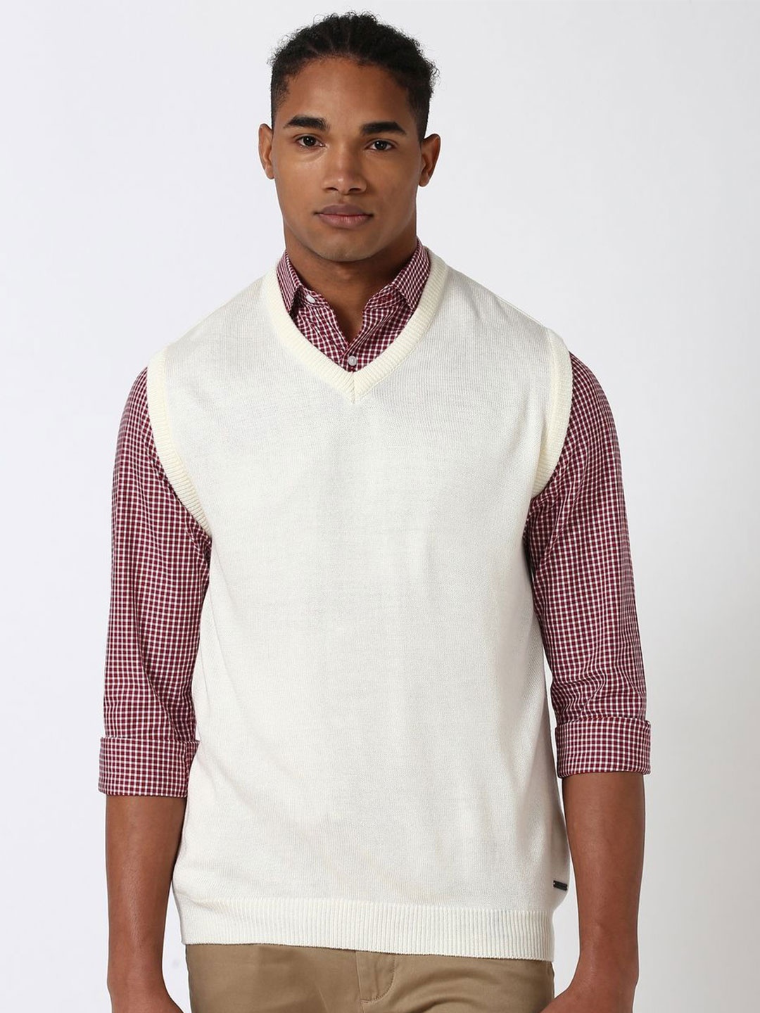 

Peter England Casuals Men Sleeveless Sweater Vest, Cream