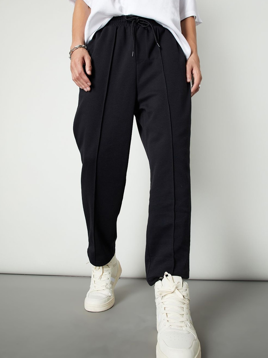 

max Men Mid Rise Cargo Track Pant, Black