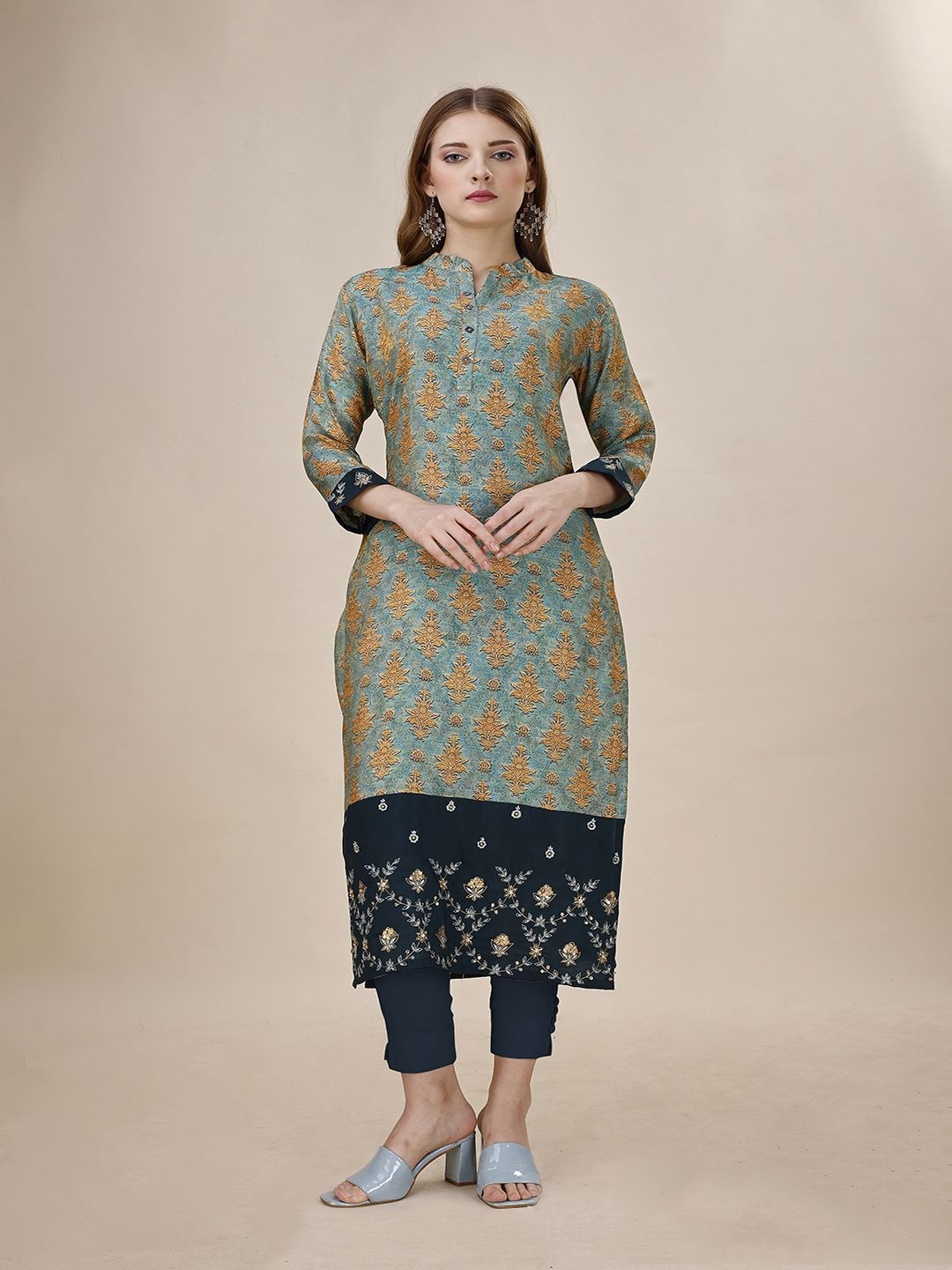 

Krimmple Floral Printed Mandarin Collar Straight Kurta, Blue