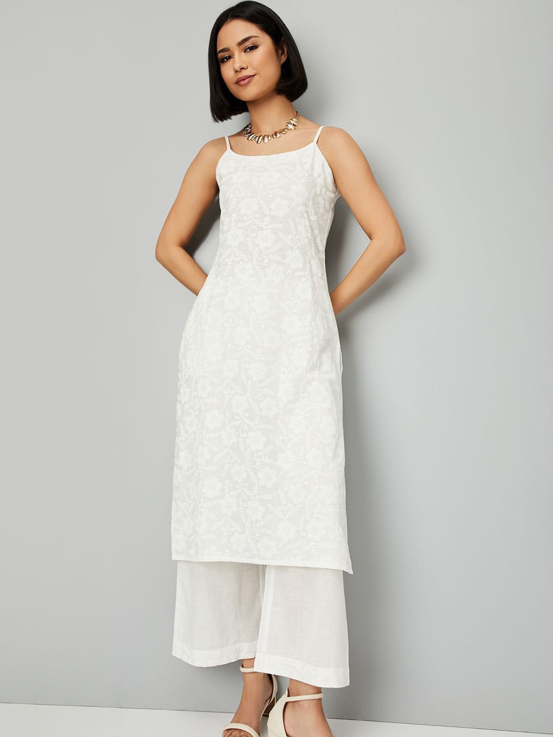 

max Floral Embroidered Kurta With Palazzos, White