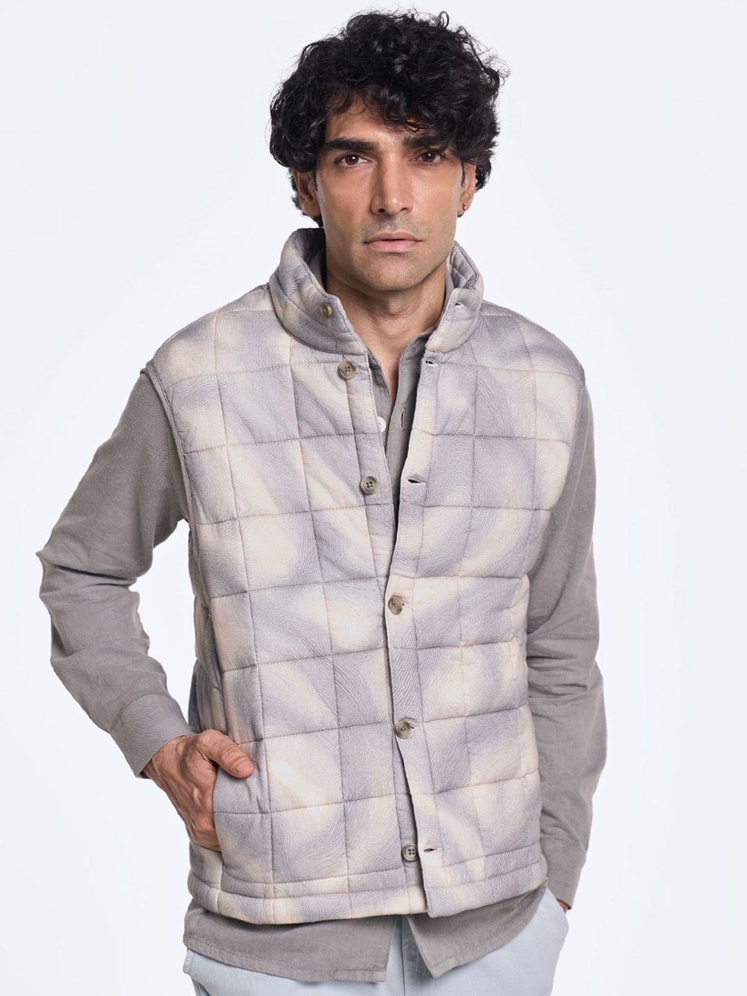 

Terra Luna Men Mandarin Collar Abstract Printed Cotton Casual Padded Jacket, Cream