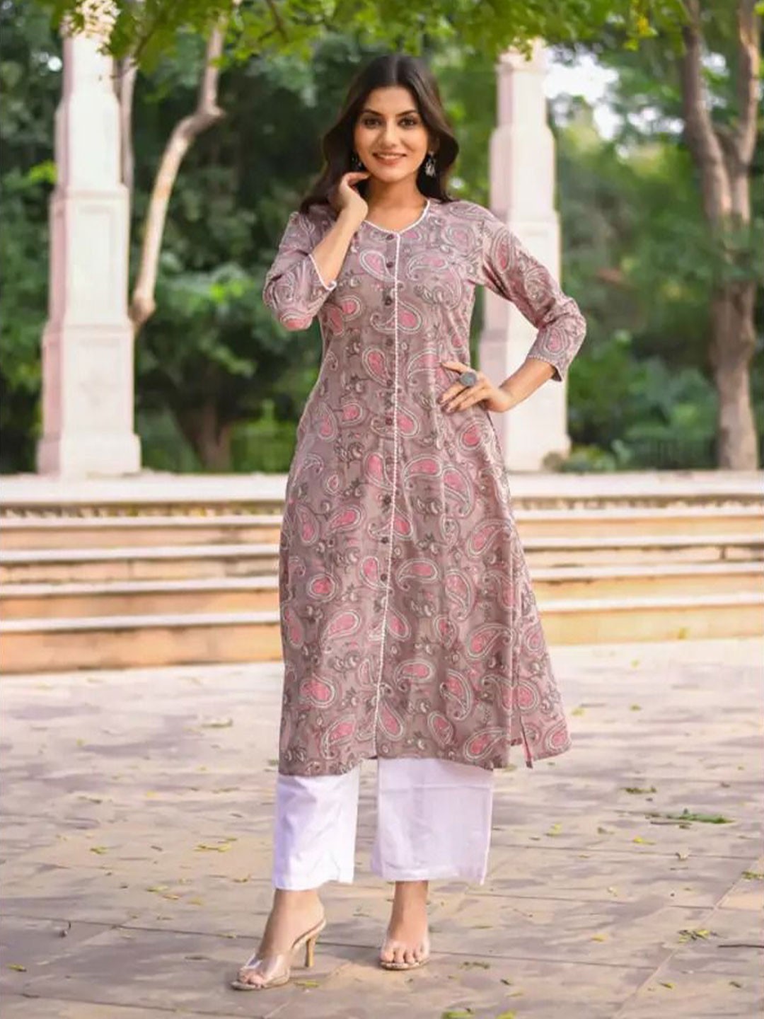 

Vivika Paisley Printed V- Neck Pure Cotton Kurta, Grey