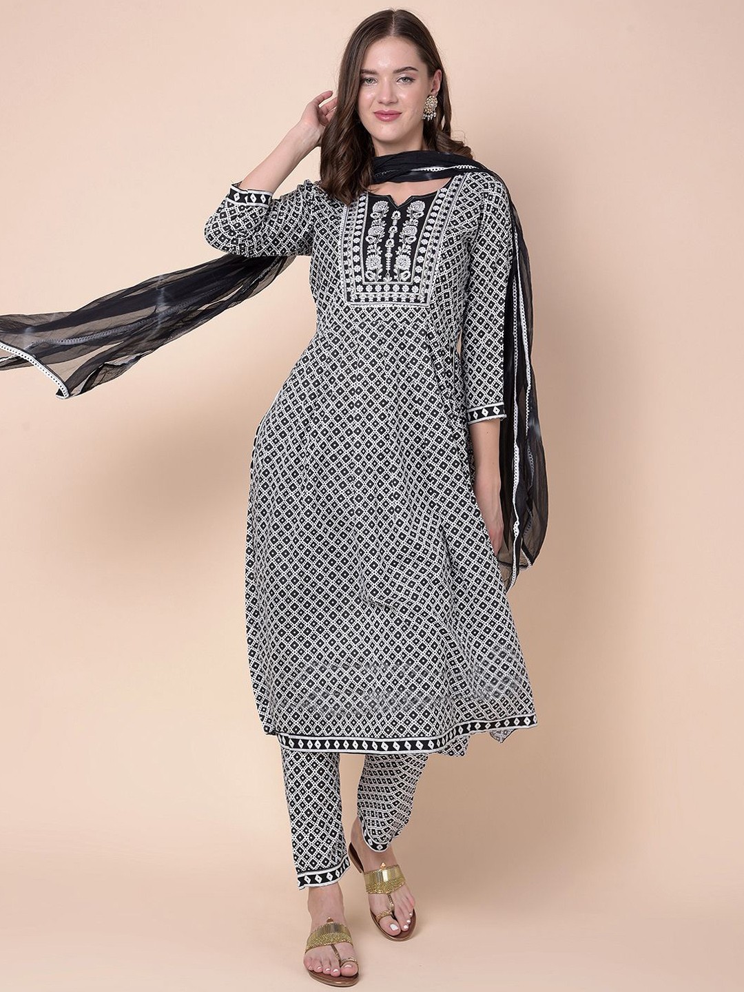 

Moda Rapido Women Embroidered Regular Thread Work Kurta with Trousers & With Dupatta, Black