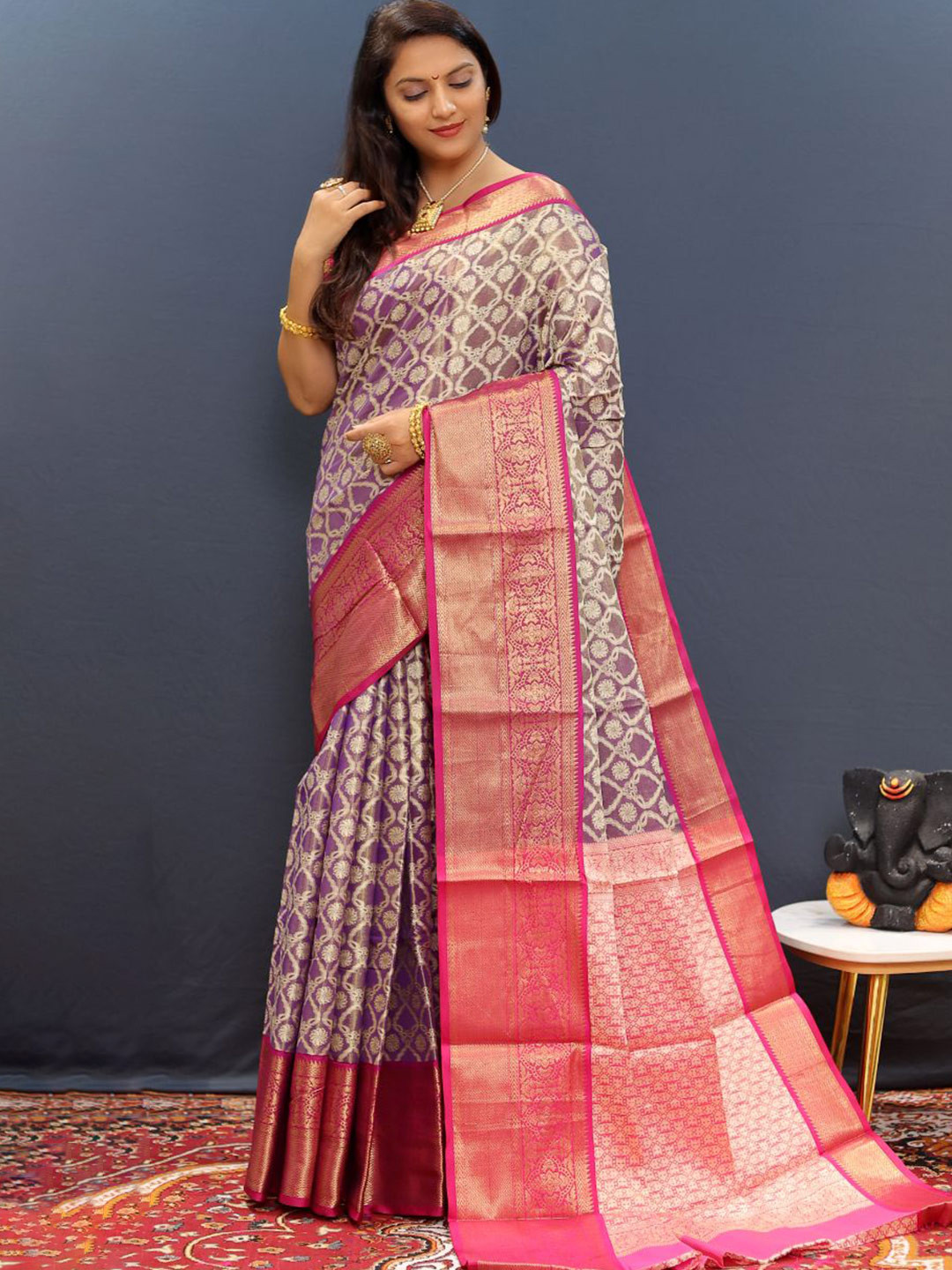 

amirat Woven Design Zari Kanjeevaram Saree, Purple