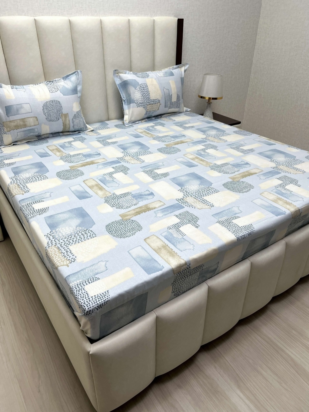 

Pure Decor Royal Passion Blue Printed 330 TC Pure Cotton Queen Bedsheet Set 2.54 x 2.28 m