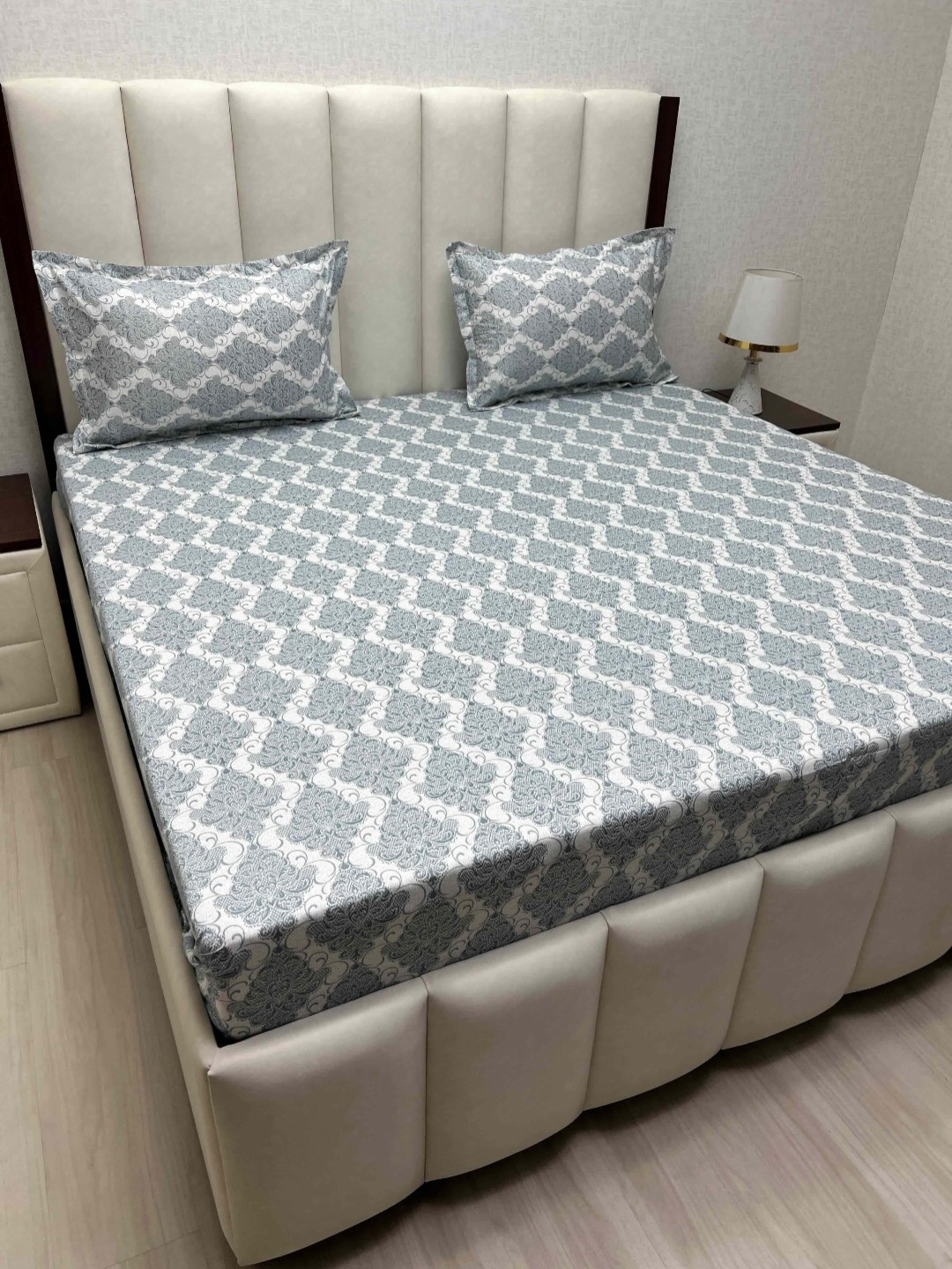 

Pure Decor Blue & White Ethnic Motifs Queen Bedsheet with 2 Pillow Covers