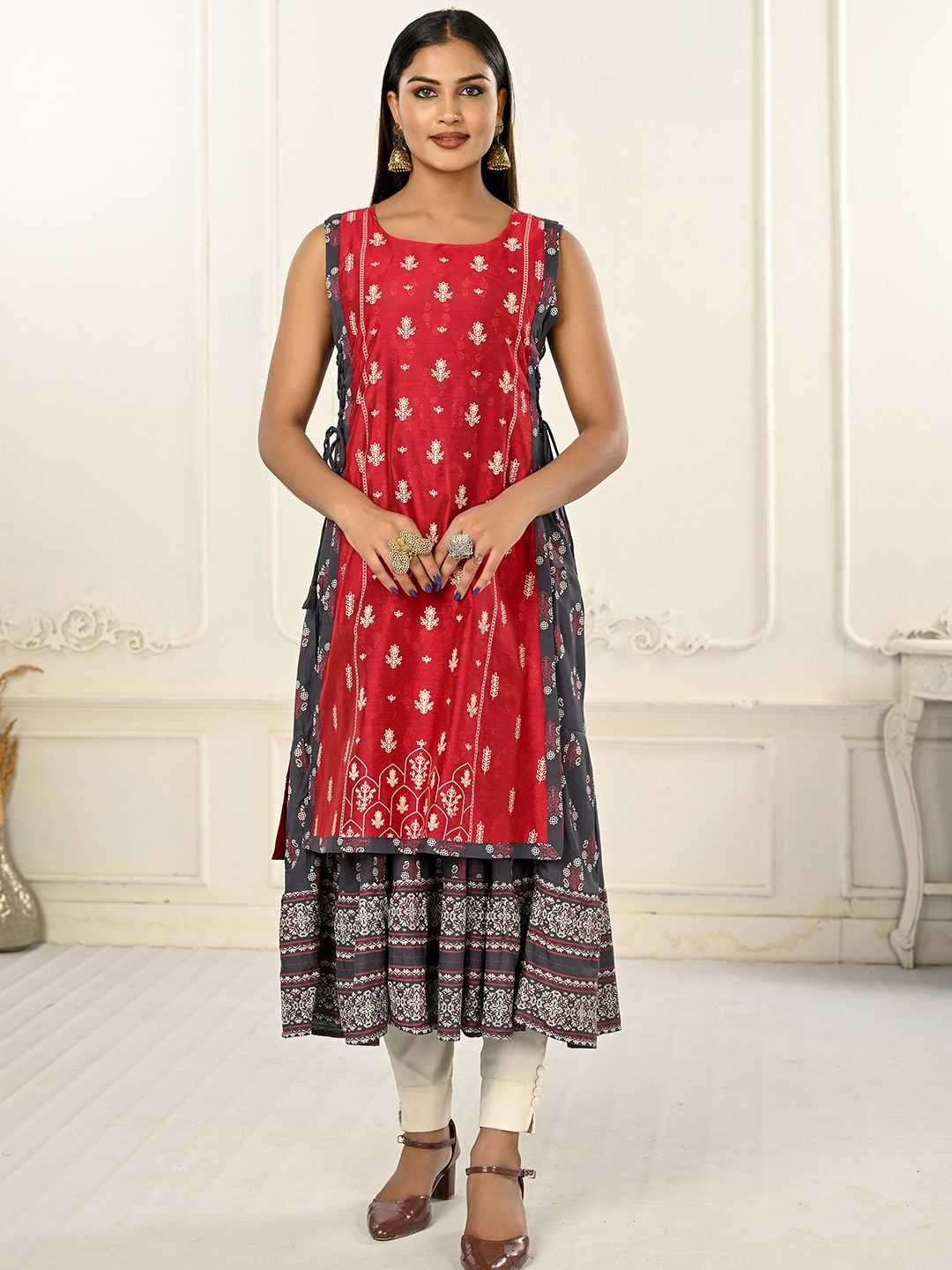 

Krimmple Women Printed Flared Kurta, Red