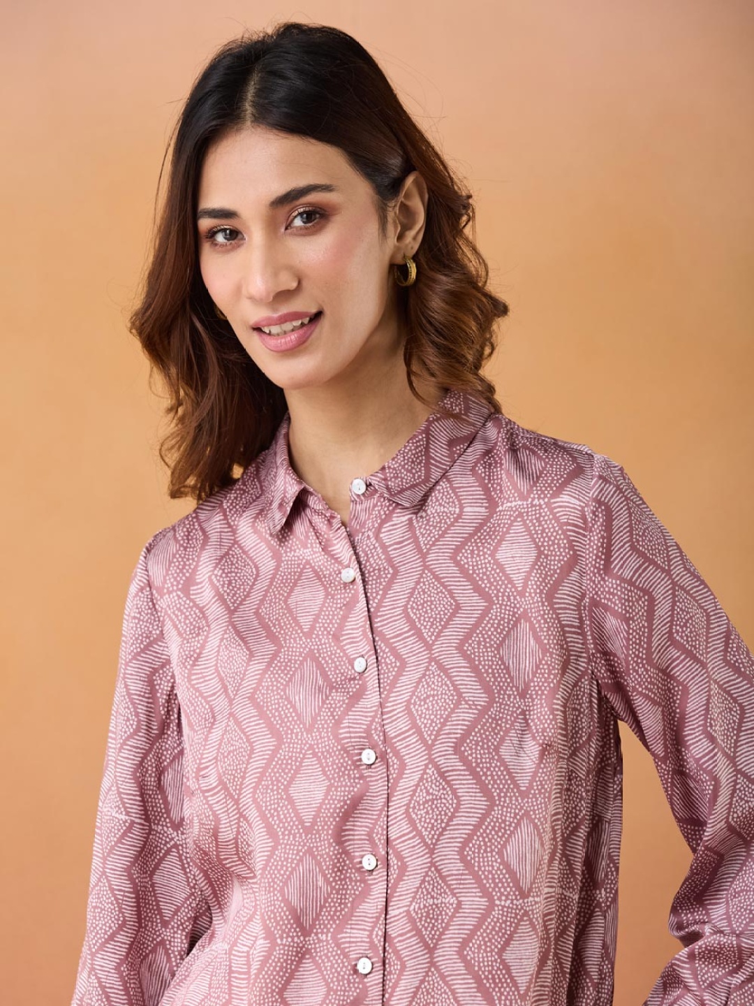 

Fabindia Women Spread Collar Geometric Printed Casual Shirt, Pink