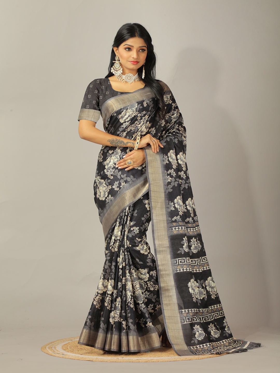 

NIRMAL CREATION Floral Printed Zari Pure Crepe Saree, Grey