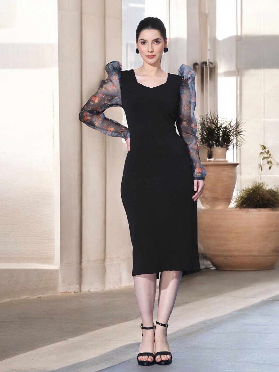 

Arbiter Collection Bodycon Midi Dress, Black