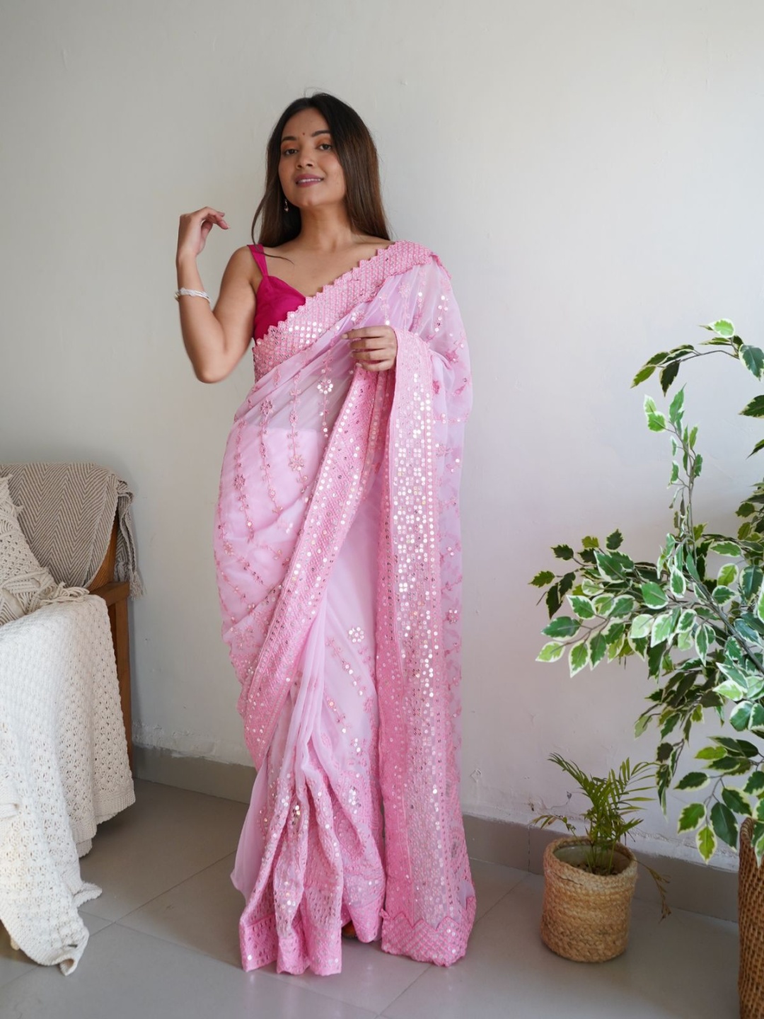 

ODETTE Ethnic Motifs Sequinned Poly Georgette Saree, Pink