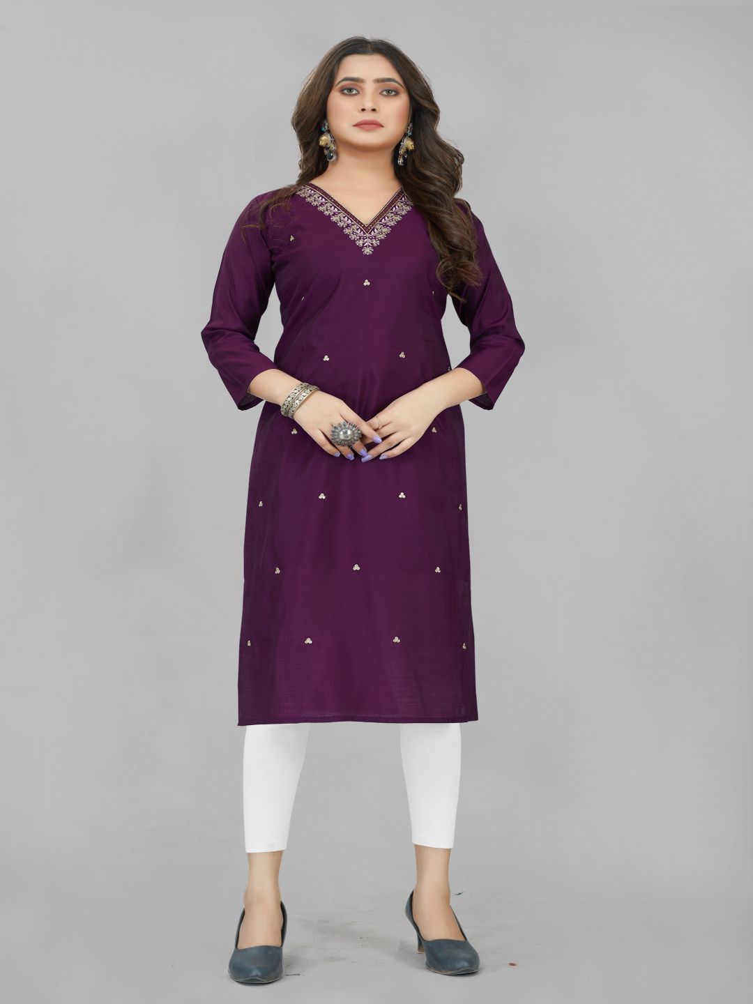 

ASTEYAM Floral Embroidered V-Neck Sequinned Straight Kurta, Purple