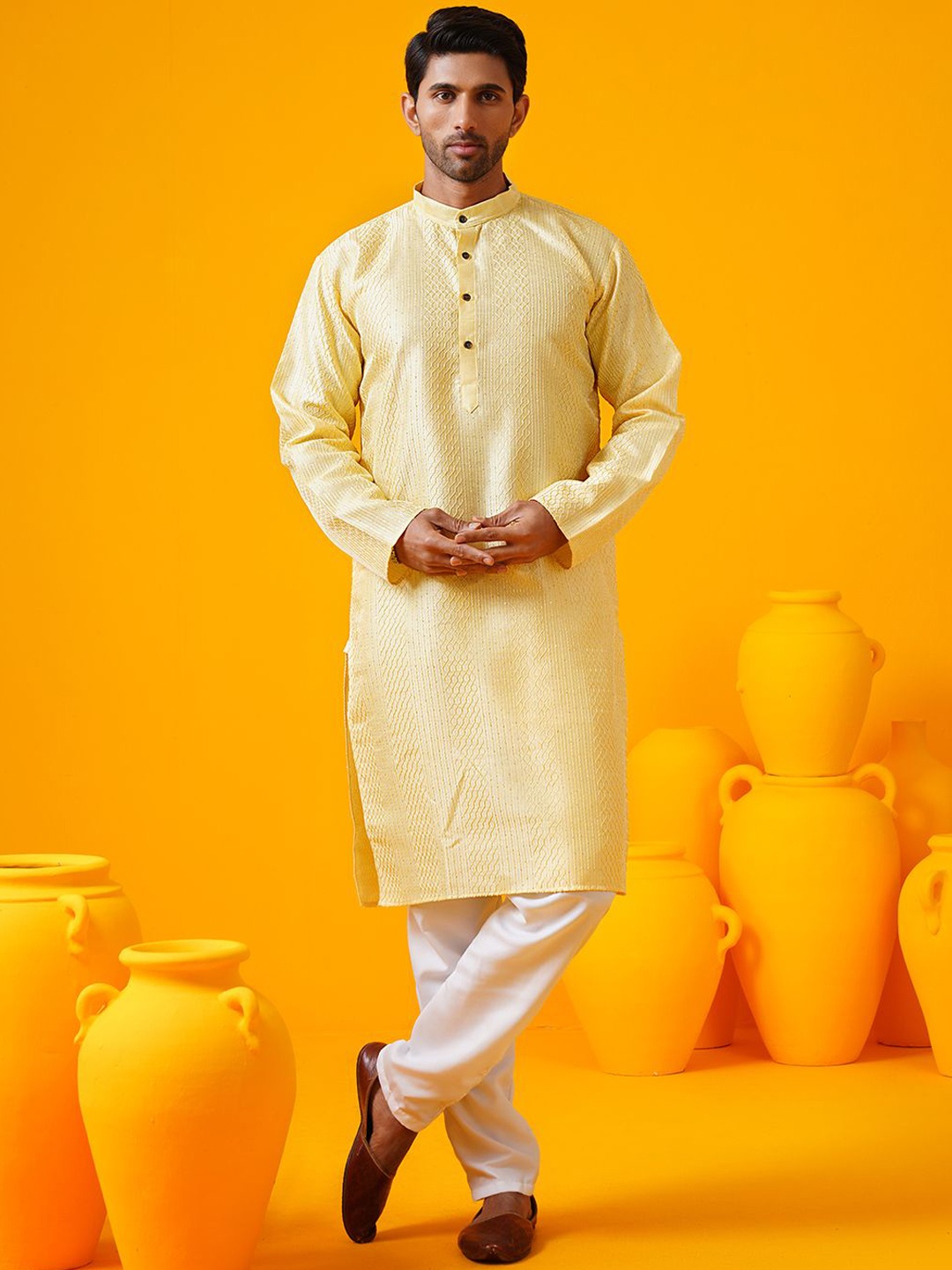 

SOJANYA Men Embroidered Regular Thread Work Kurta with Pyjamas, Yellow