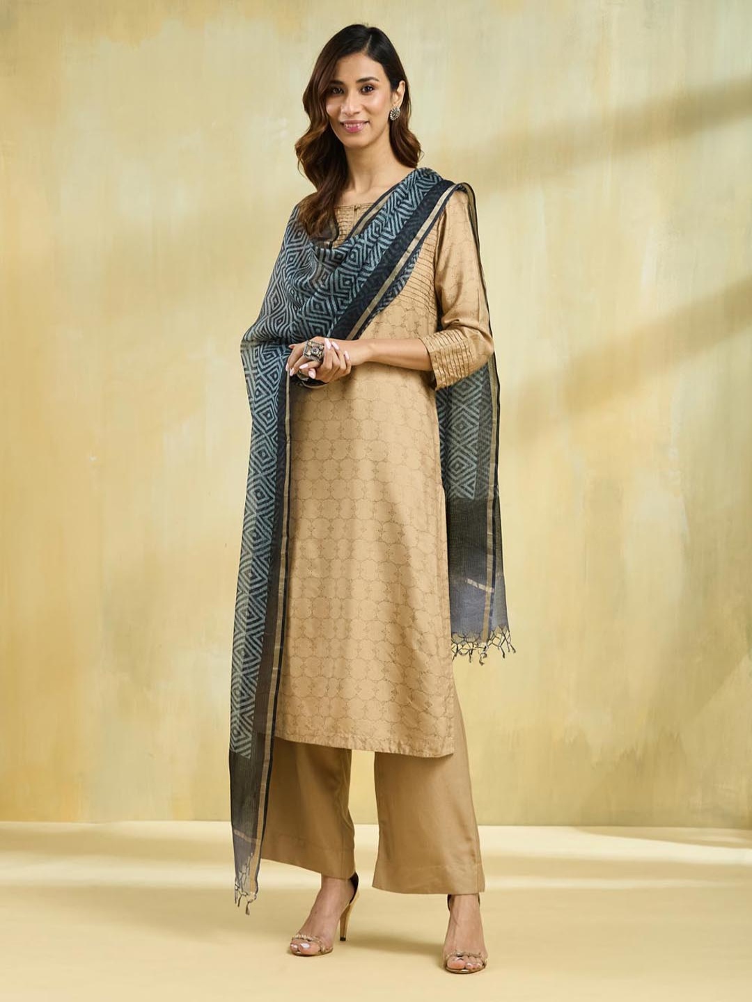 

Fabindia Geometric Printed Block Print Technique Dupatta, Black