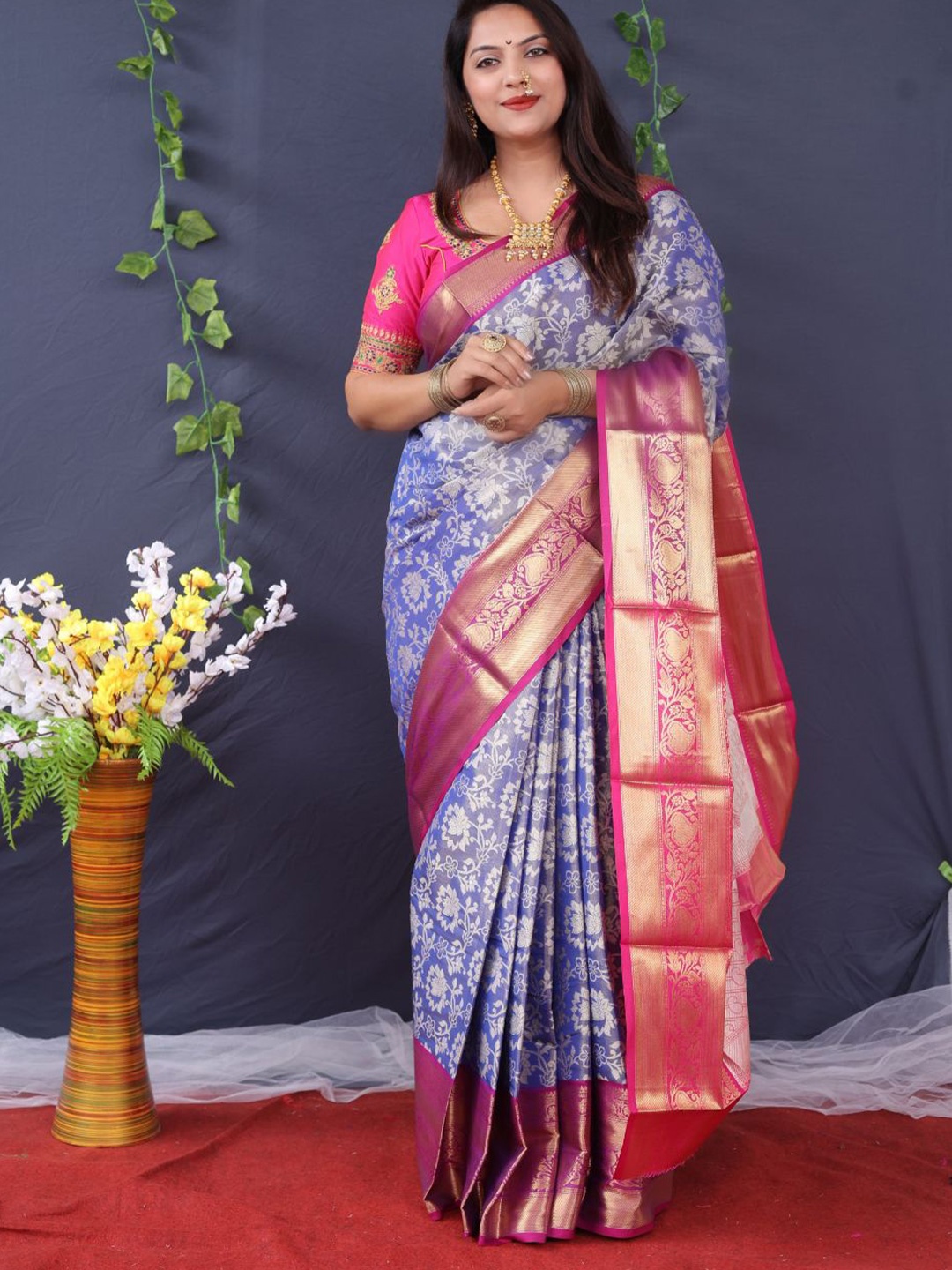 

amirat Woven Design Zari Pure Silk Kanjeevaram Saree, Blue
