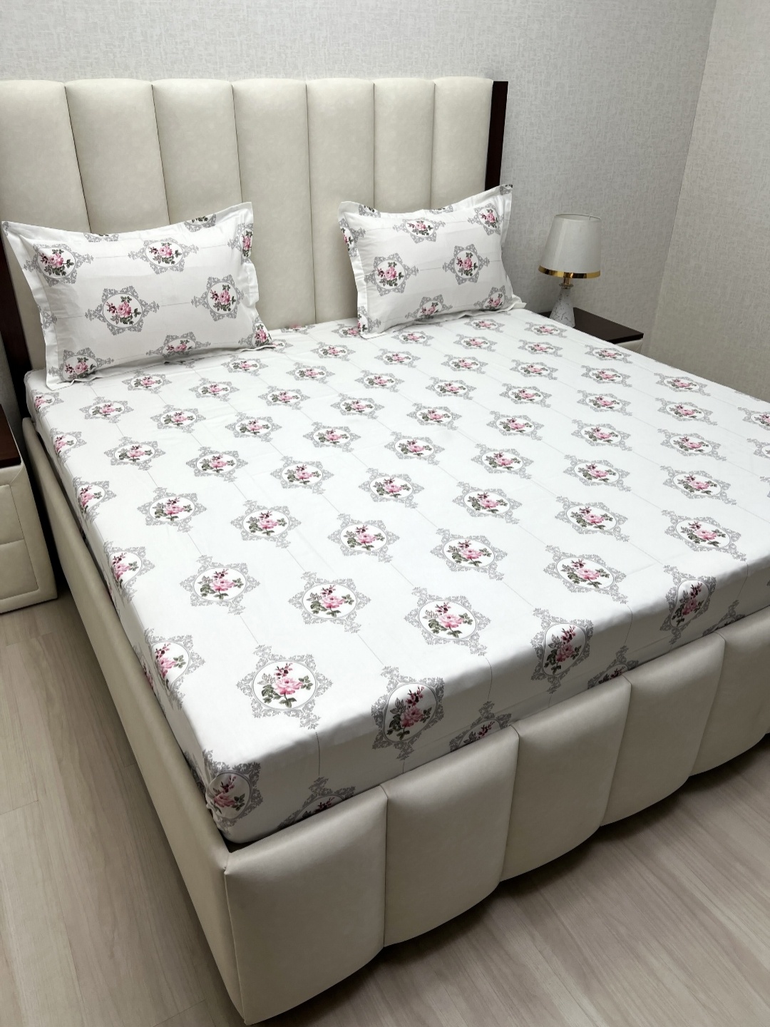 

Pure Decor White & Pink Floral 300 TC Cotton Queen Bedsheet Set-2.28 m x 2.54 m