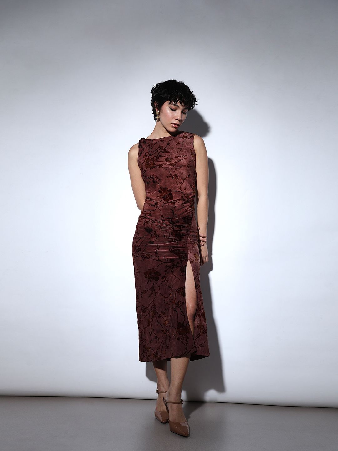 

ONLY Floral Velvet Bodycon Midi Dress, Brown