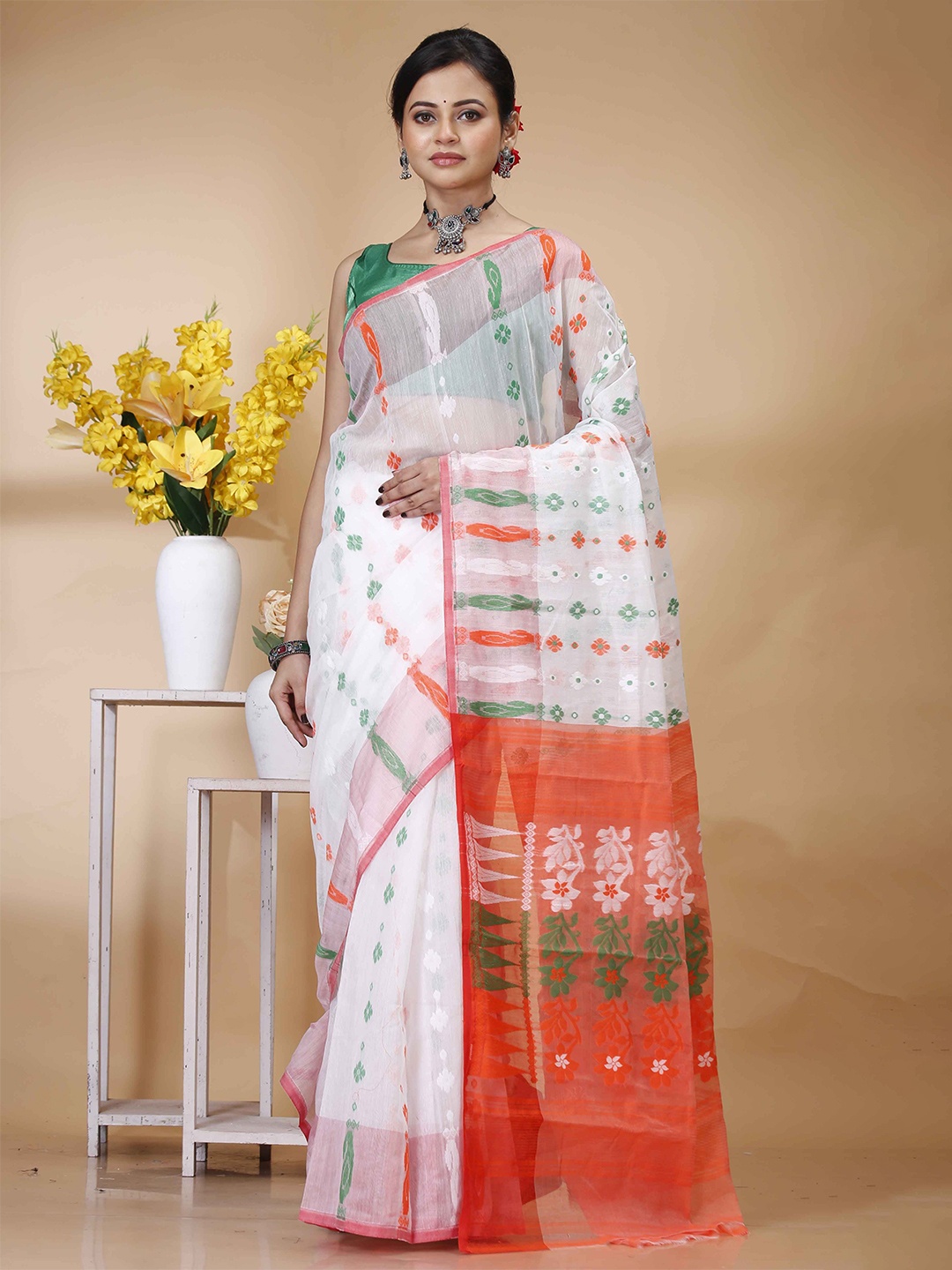 

SRILOK Woven Design Pure Cotton Fusion Jamdani Saree, White