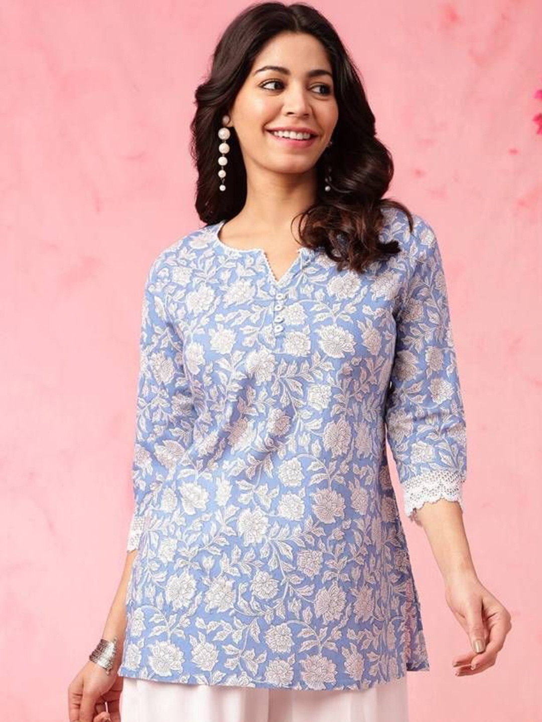 

Badrika Women Floral Printed Cotton A-Line Top, Blue