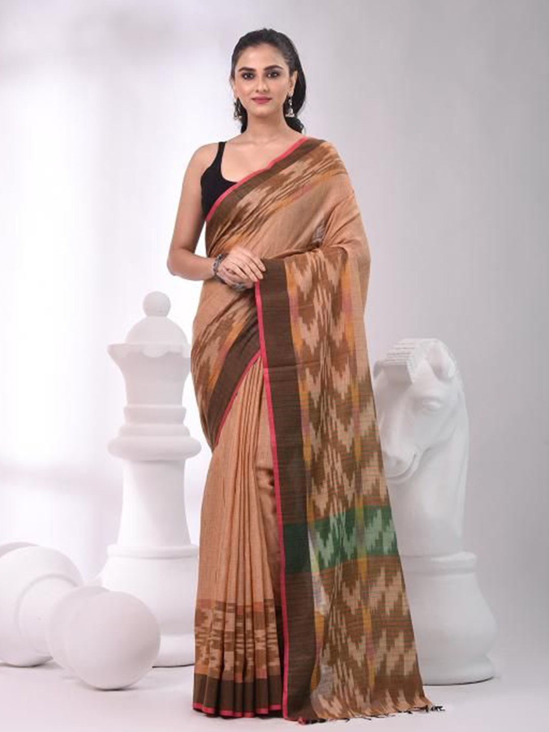 

VIBHAVARI Woven Design Pure Cotton Saree, Brown