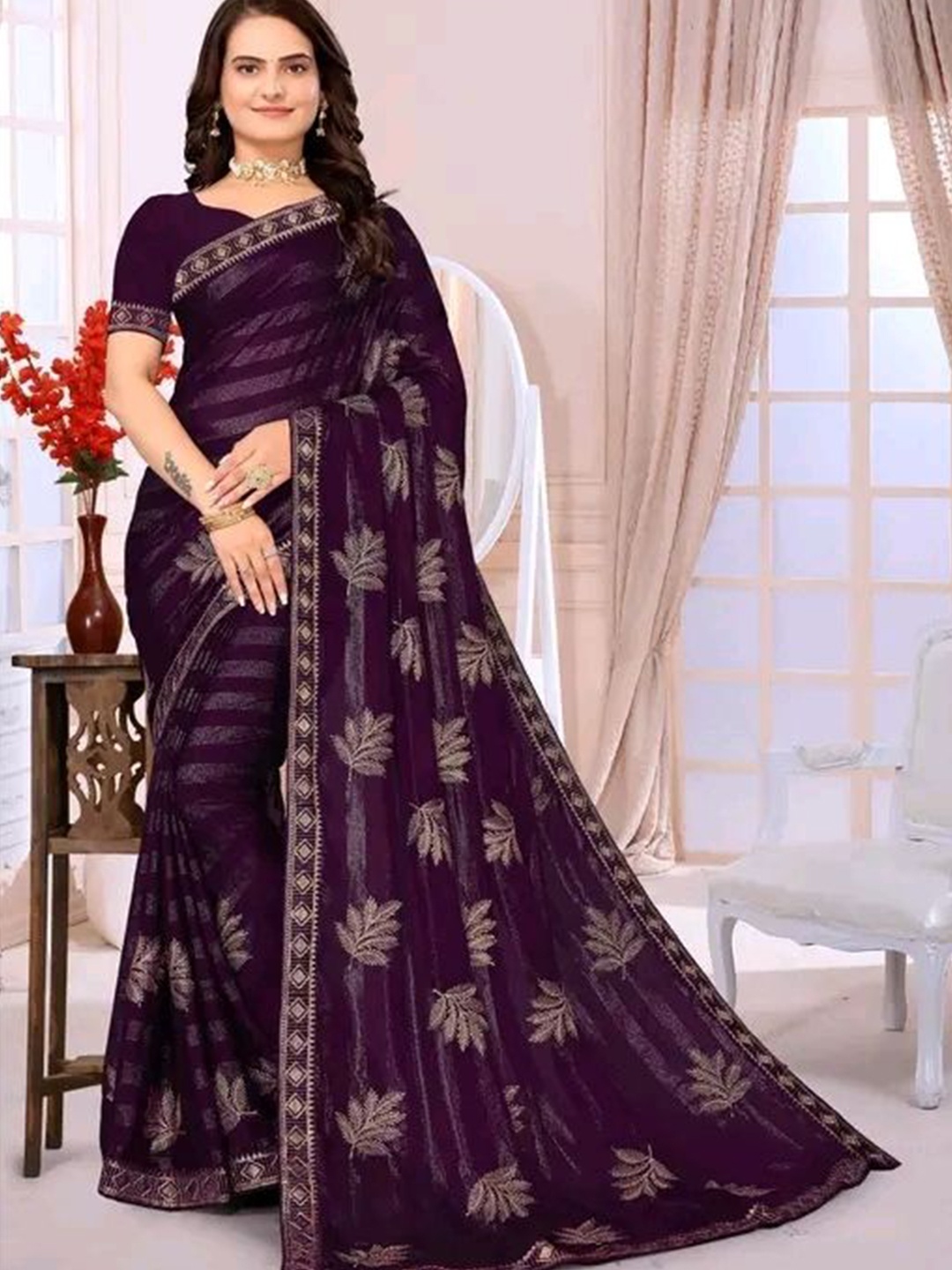 

KHRITI FAB Floral Supernet Saree, Purple