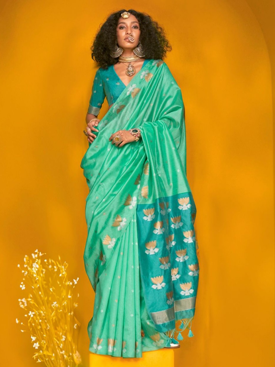 

BLENDIFY Woven Design Zari Banarasi Saree, Sea green