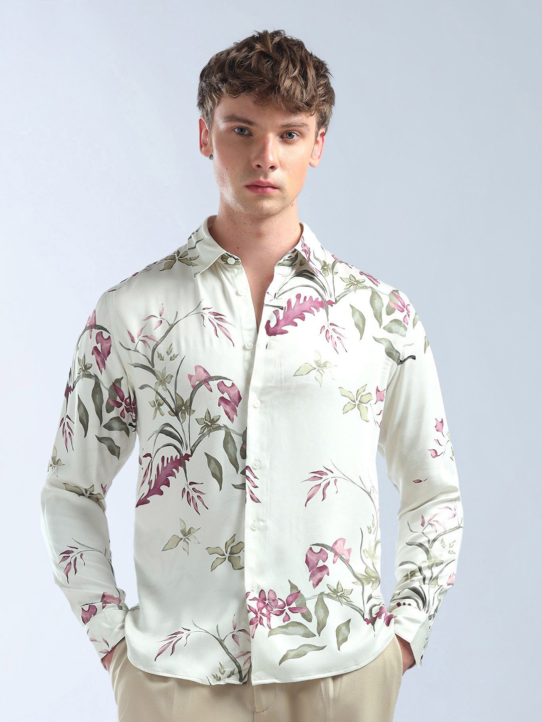 

Flying Machine Men Classic Fit Spread Collar Floral Printed Casual Shirt, White